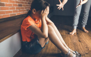10 Expresii pe care părinții nu ar trebui să le folosească niciodată cu copiii lor - de ce sunt distrugatoare și ce să spui în schimb